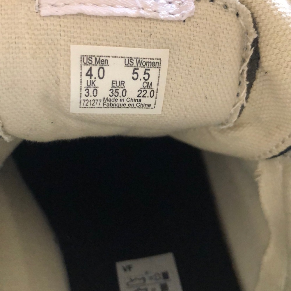 Vans - Picture 5 of 5